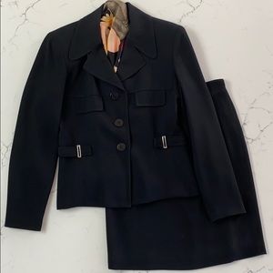 Garfield & Marks 2-piece fully lined skirt suit-Black color